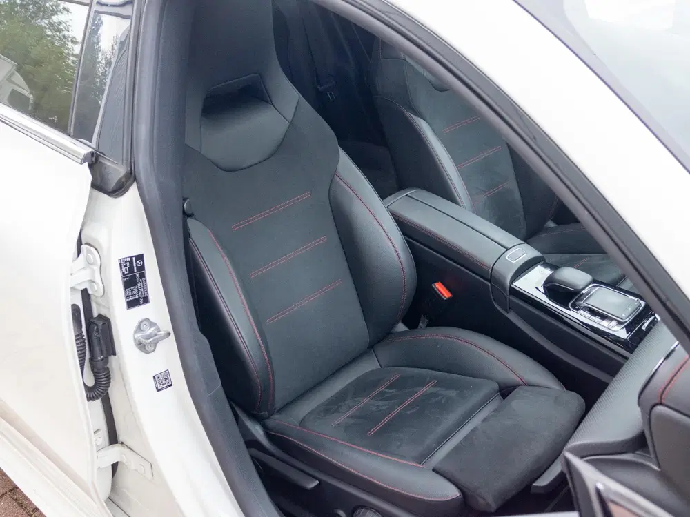 Mercedes-Benz CLA 220 Premium Plus AMG uit 2019, foto 20
