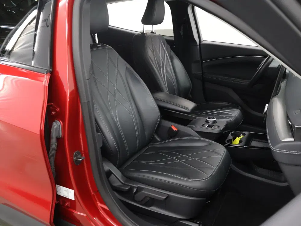 Ford Mustang Mach-E RWD 75 kWh uit 2021, foto 10
