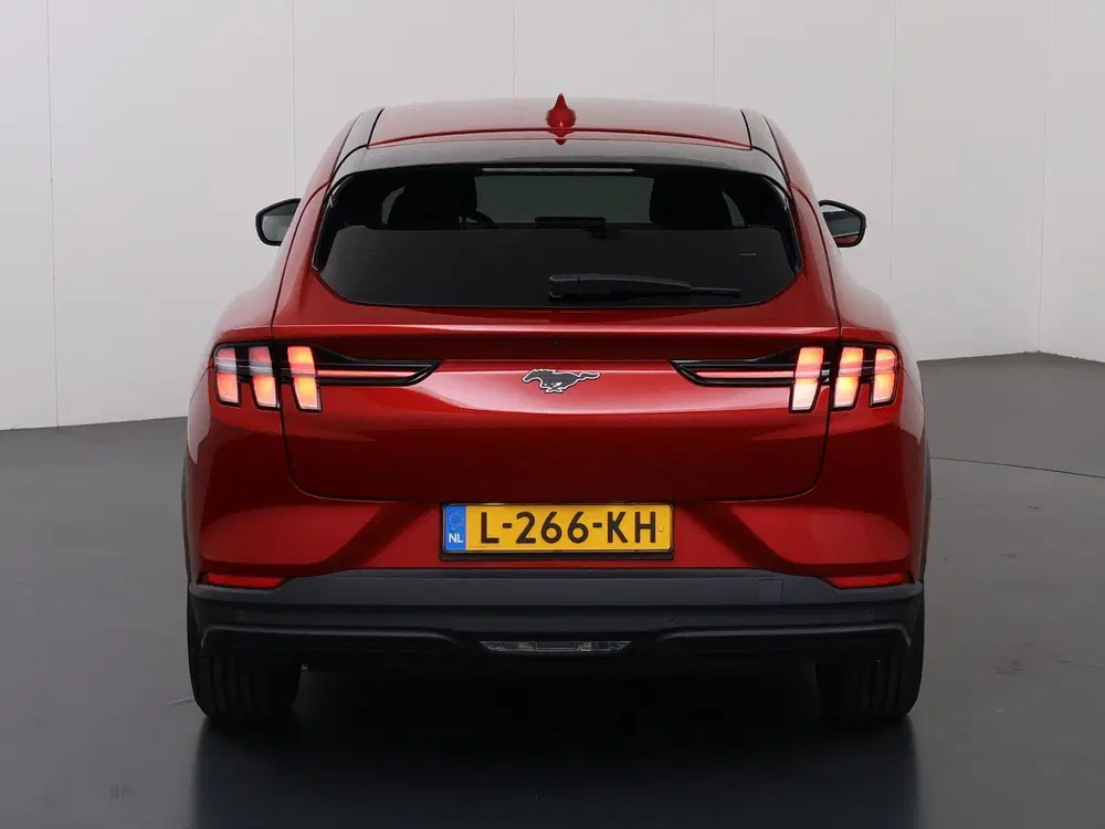Ford Mustang Mach-E RWD 75 kWh uit 2021, foto 4
