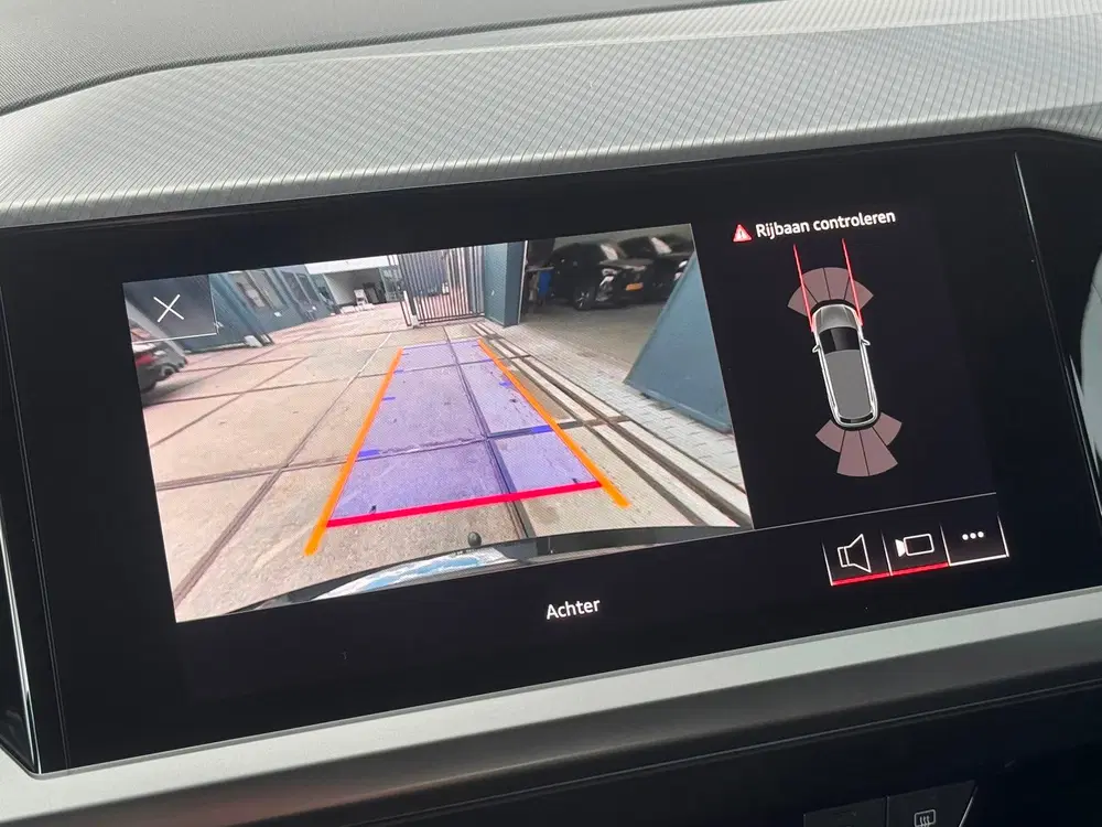 Audi Q4 e-tron 40 Launch Advanced 77 kWh l SOH 92 uit 2021, foto 10