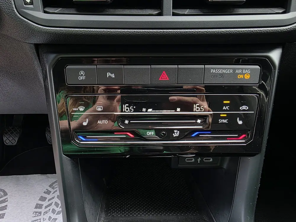 Volkswagen T-Cross 1.0 TSI Life |111PK |Carplay| (bj 2024) uit 2024, foto 19
