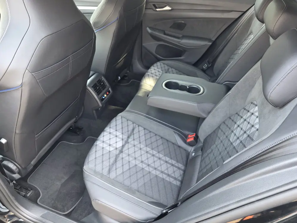 Volkswagen Golf 1.5 eTSI R-Line Edition |Black Style|Matrix| uit 2026, foto 12