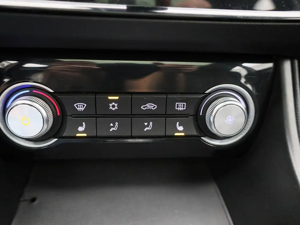 MG ZS EV Luxury 45 kWh | Automaat | Panoramadak | Leder | uit 2020, foto 19