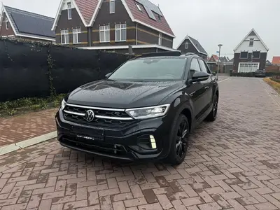 Volkswagen T-Roc 1.5 3xr-line Pano| Keyless| Cam | black uit 2022