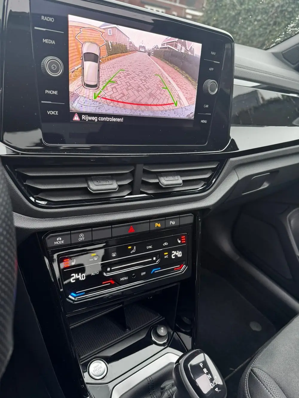 Volkswagen T-Roc 1.5 3xr-line Pano| Keyless| Cam | black uit 2022, foto 18