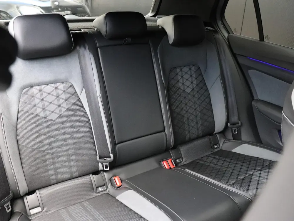 Volkswagen Golf 1.5 eTSI R-Line Business | PANO-DAK | STOEL/ uit 2024, foto 15