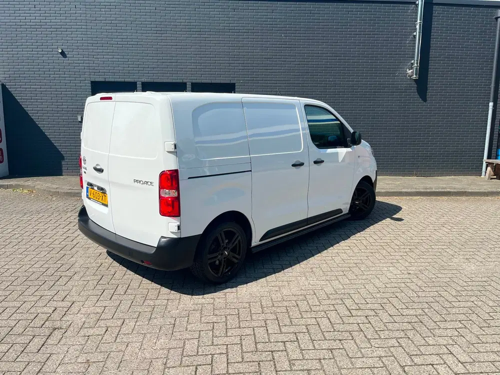Toyota Proace 1.6 D-4D Cool Comfort 11437 KM NAP uit 2019, foto 2