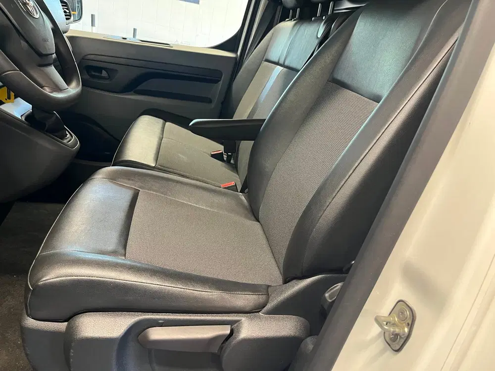 Toyota Proace 1.6 D-4D Cool Comfort 11437 KM NAP uit 2019, foto 6