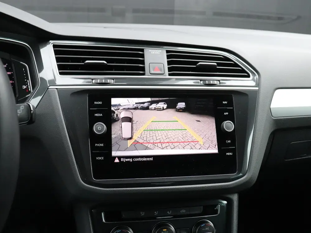 Volkswagen Tiguan 1.5 TSI R-LINE | CAMERA | ADAPT. CRUISE | uit 2020, foto 10