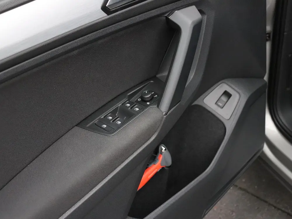 Volkswagen Tiguan 1.5 TSI R-LINE | CAMERA | ADAPT. CRUISE | uit 2020, foto 18