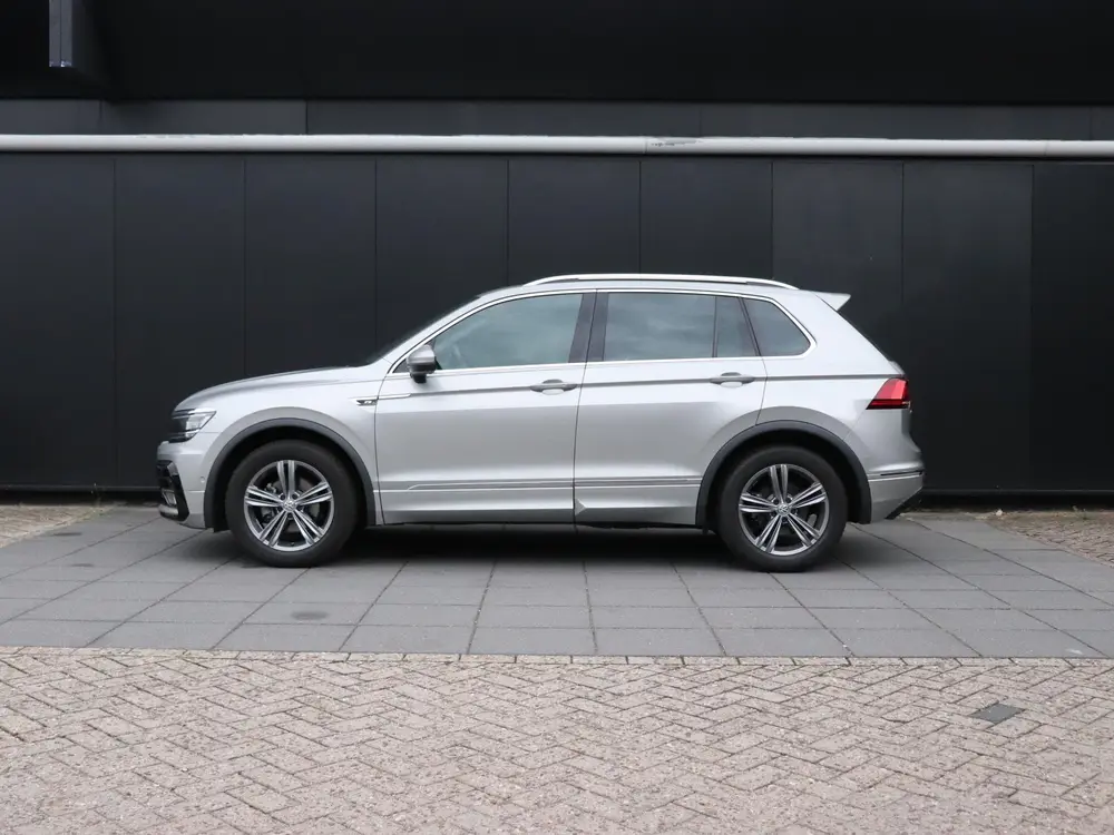 Volkswagen Tiguan 1.5 TSI R-LINE | CAMERA | ADAPT. CRUISE | uit 2020, foto 2