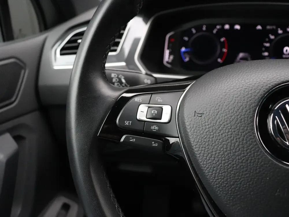 Volkswagen Tiguan 1.5 TSI R-LINE | CAMERA | ADAPT. CRUISE | uit 2020, foto 20