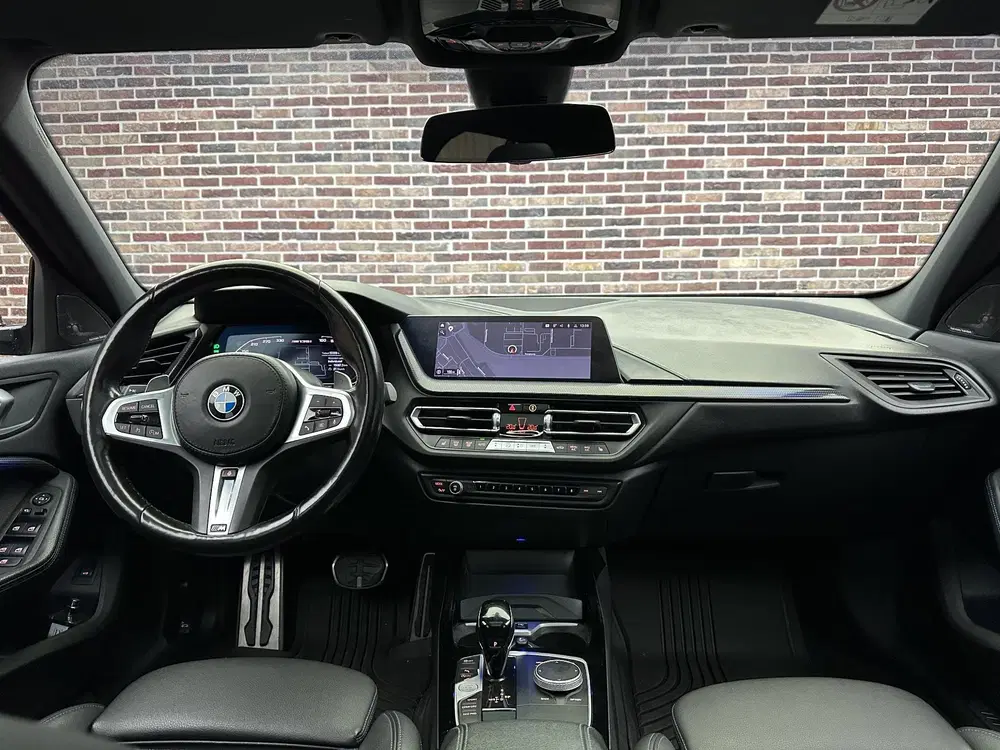 BMW 1-serie M135i xDrive Executive uit 2023, foto 11