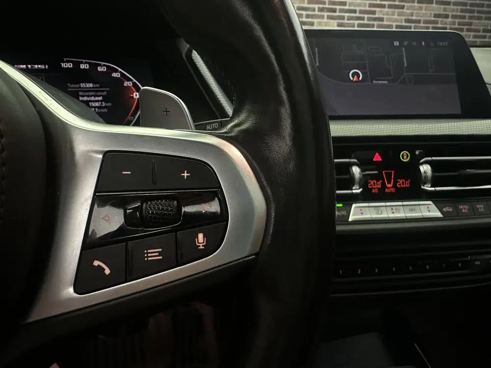 BMW 1-serie M135i xDrive Executive uit 2023, foto 13