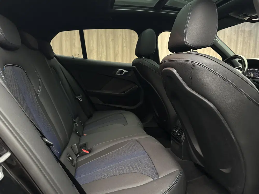 BMW 1-serie M135i xDrive Executive uit 2023, foto 18