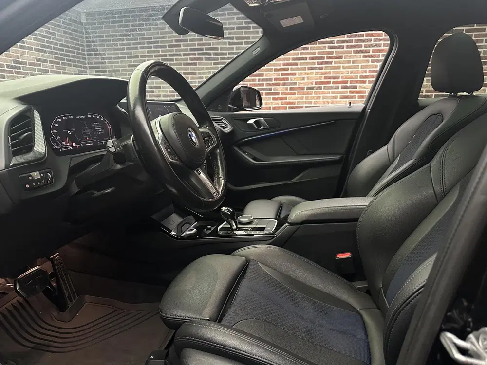 BMW 1-serie M135i xDrive Executive uit 2023, foto 3