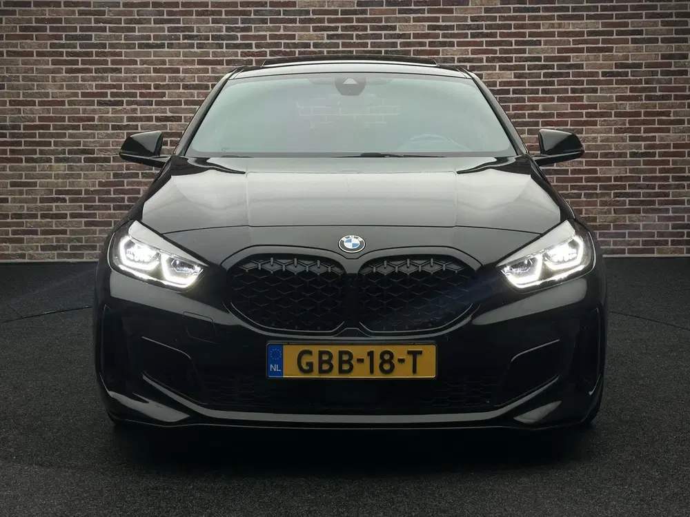 BMW 1-serie M135i xDrive Executive uit 2023, foto 5