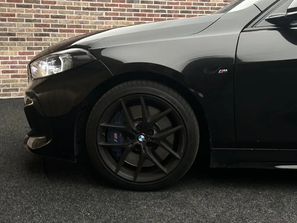 BMW 1-serie M135i xDrive Executive uit 2023, foto 8