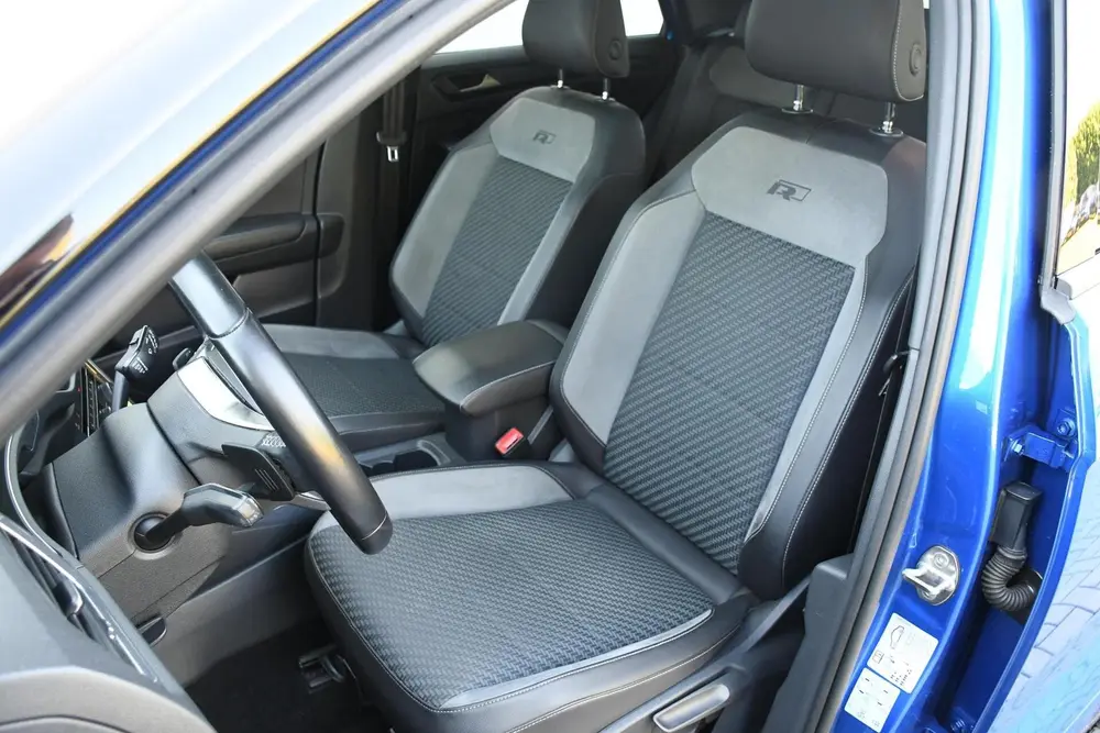 Volkswagen T-Roc 1.5 TSI Sport Business 3X R-line Pano Virtu uit 2019, foto 4