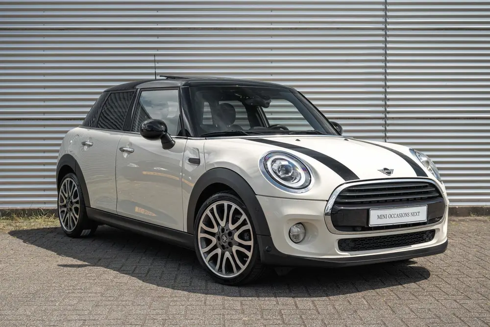 Mini Hatchback Cooper Chili Automaat uit 2019, foto 12