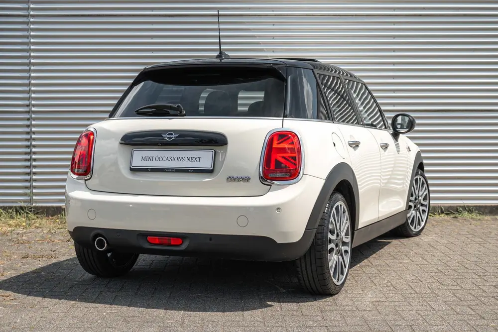 Mini Hatchback Cooper Chili Automaat uit 2019, foto 15