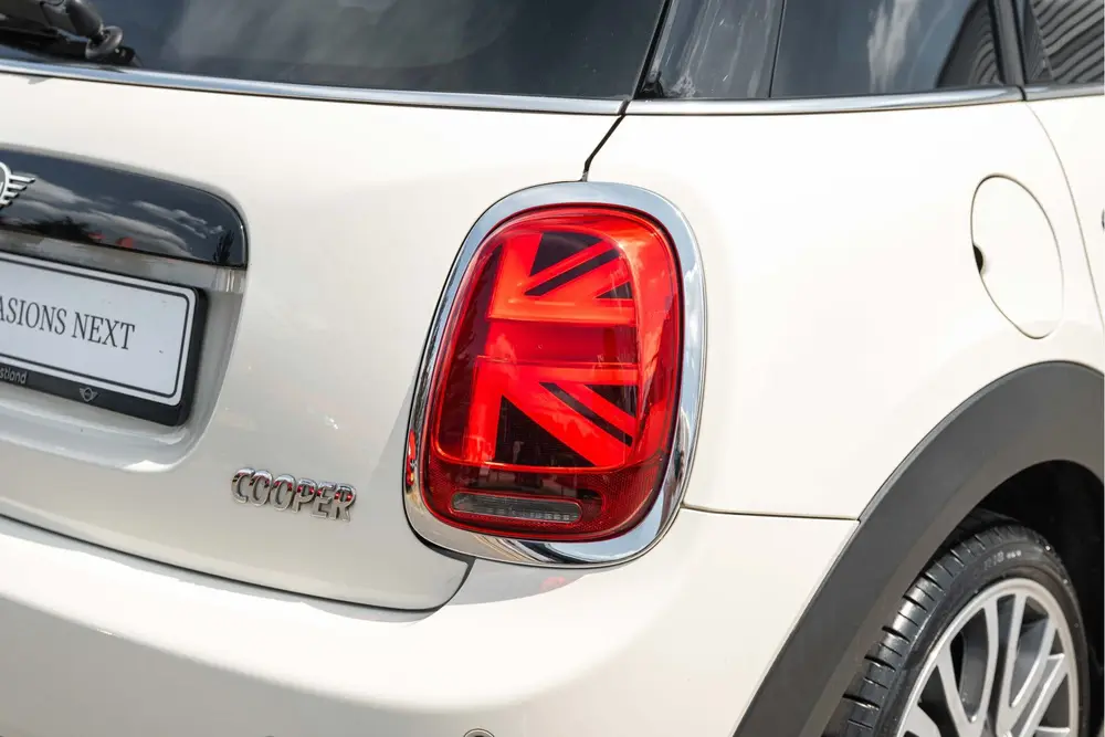 Mini Hatchback Cooper Chili Automaat uit 2019, foto 16