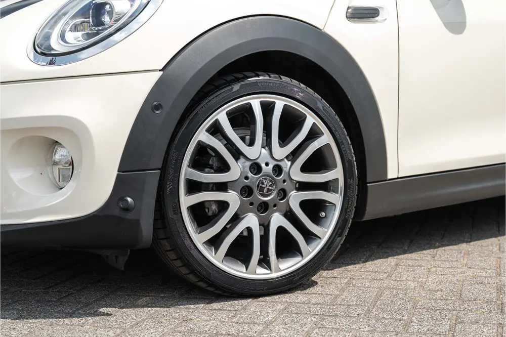 Mini Hatchback Cooper Chili Automaat uit 2019, foto 9