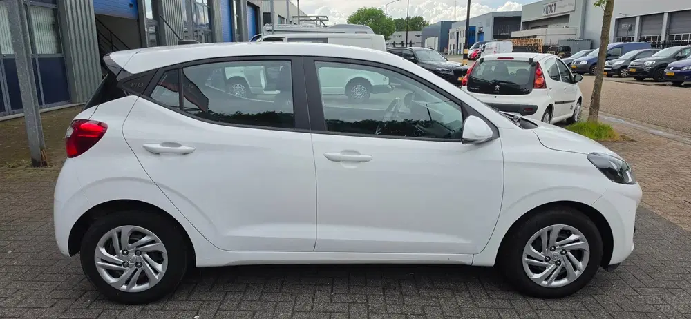 Hyundai i10 1.0 AUTOMAAT Airco Cruise Bleutooth Lane a uit 2022, foto 3