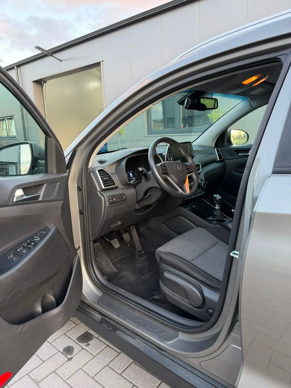 Hyundai Tucson 1.6 GDi 132pk 2019 Grijs uit 2019, foto 19