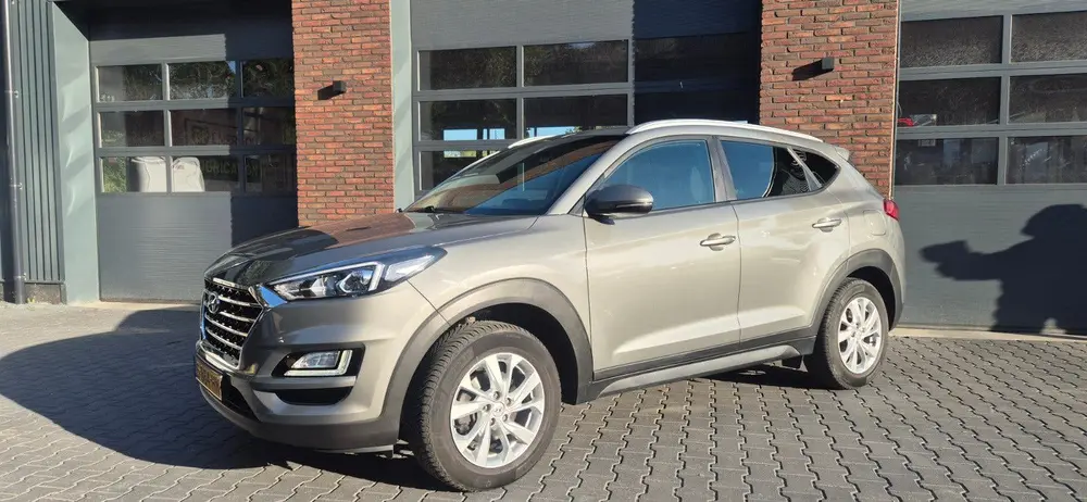 Hyundai Tucson 1.6 GDi 132pk 2019 Grijs uit 2019, foto 3