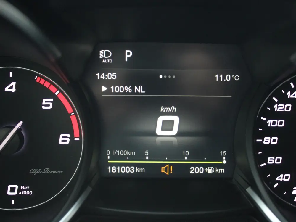 Alfa Romeo Stelvio 2.2d Super | STOELVERWARMING | LEDEREN BE uit 2019, foto 6