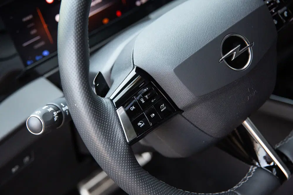 Opel Astra 1.6 Hybrid GS Line uit 2022, foto 10