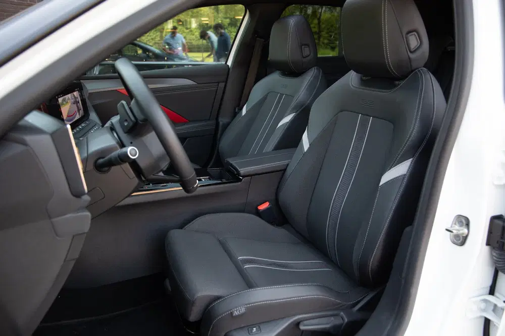 Opel Astra 1.6 Hybrid GS Line uit 2022, foto 4