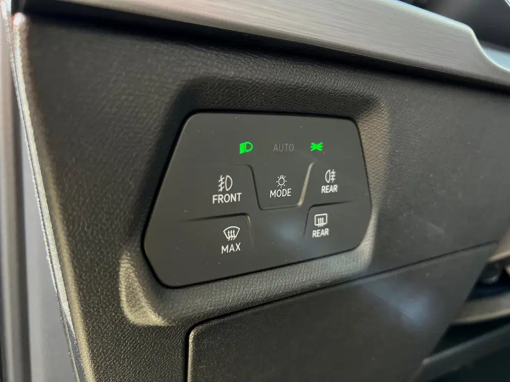 SEAT Leon 1.5 eTSI FR Business Intense uit 2023, foto 17