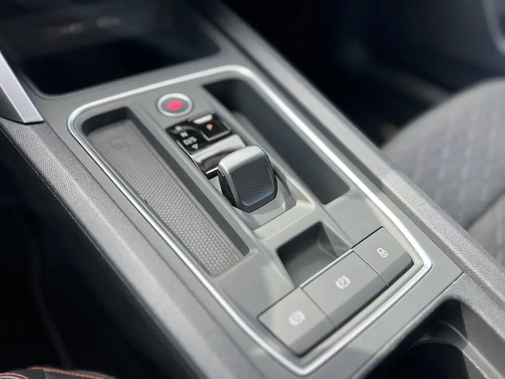 SEAT Leon 1.5 eTSI FR Business Intense uit 2023, foto 8