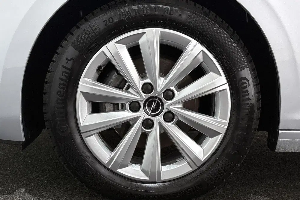 Opel Astra 1.2 Edition uit 2023, foto 20