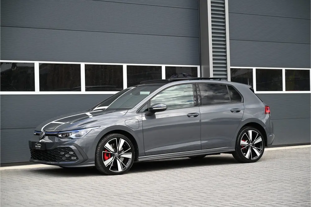 Volkswagen Golf 1.4 GTE 245 PK / PANO / IQ LIGHTS / HEAD UP uit 2021, foto 17