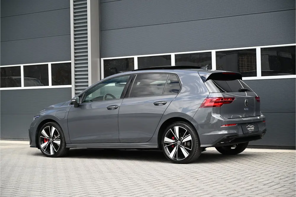 Volkswagen Golf 1.4 GTE 245 PK / PANO / IQ LIGHTS / HEAD UP uit 2021, foto 18