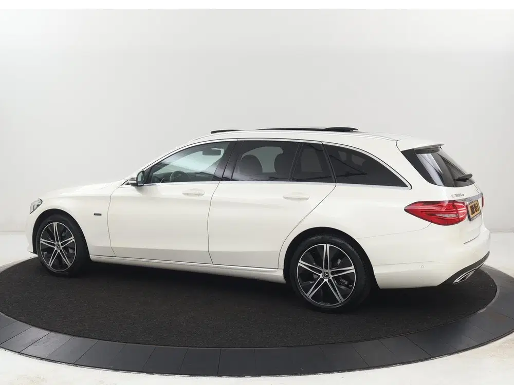Mercedes-Benz C-Klasse 300e Avantgarde uit 2020, foto 2