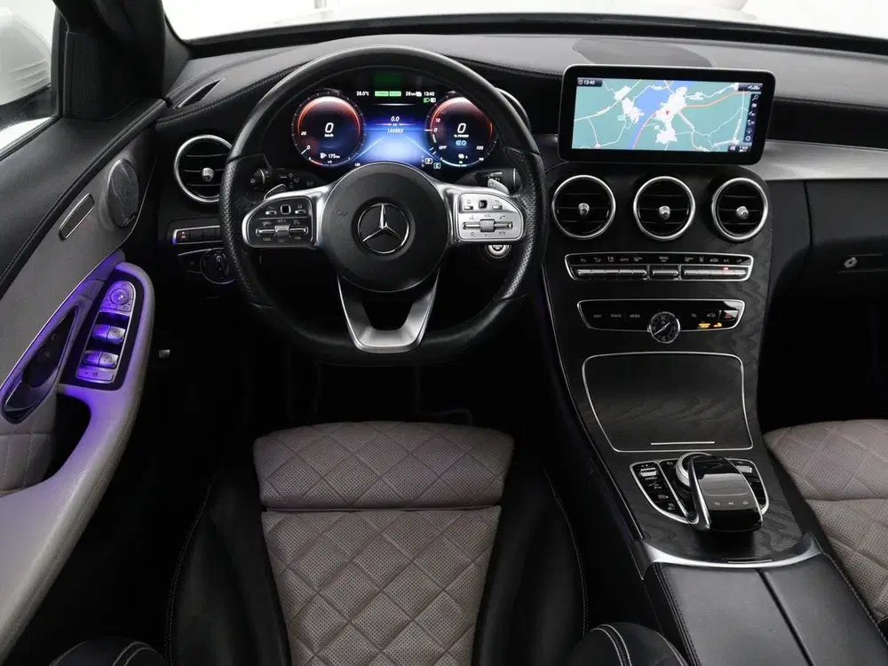 Mercedes-Benz C-Klasse 300e Avantgarde uit 2020, foto 3