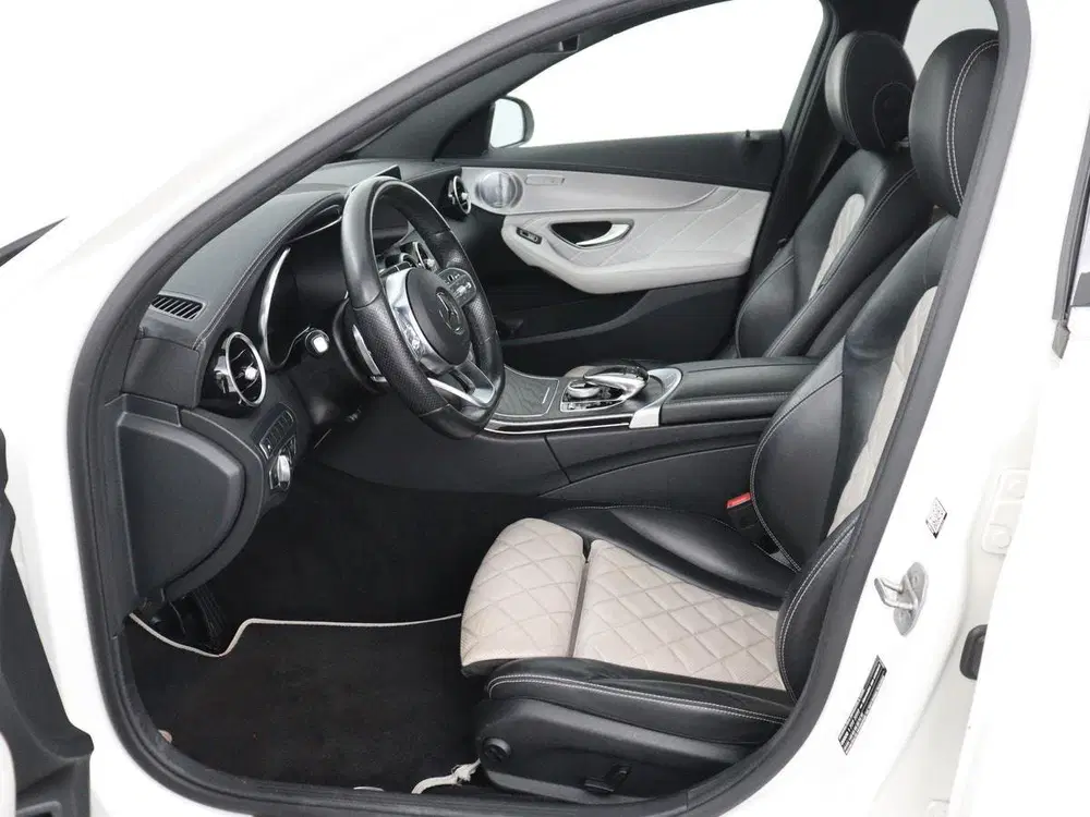 Mercedes-Benz C-Klasse 300e Avantgarde uit 2020, foto 4