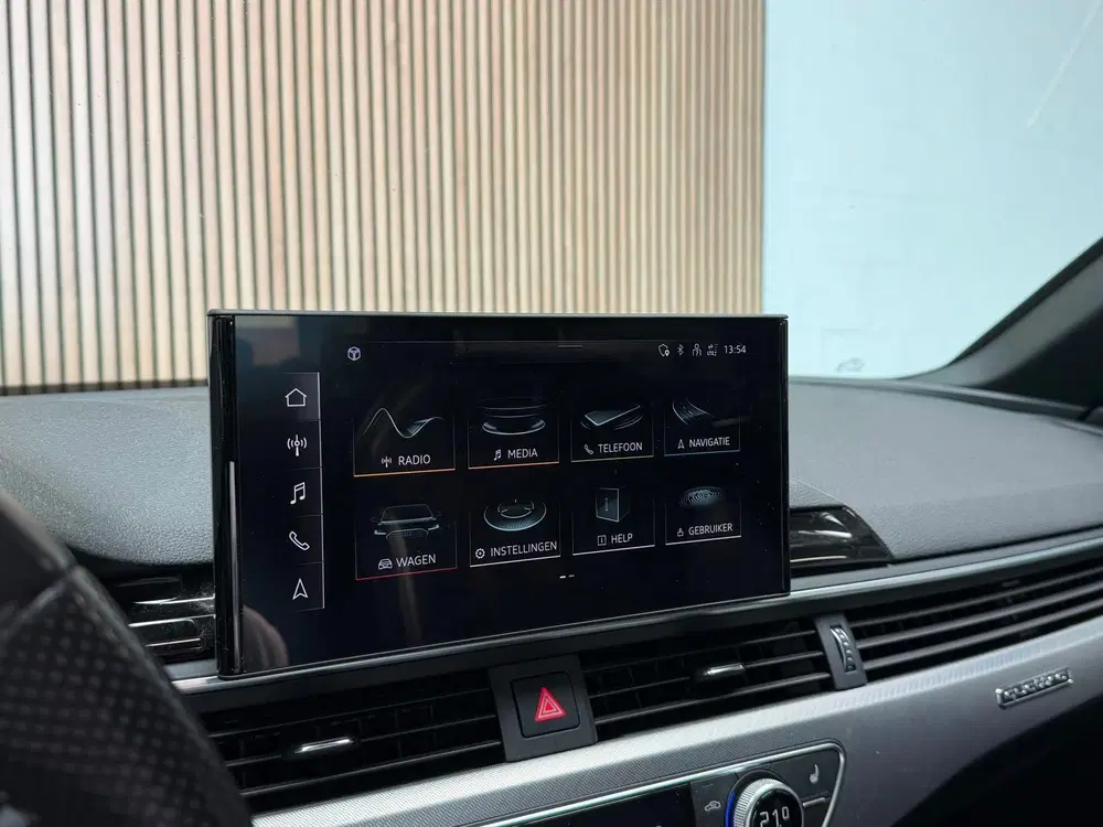 Audi A4 45 TFSI quattro Launch edition Sport uit 2019, foto 14