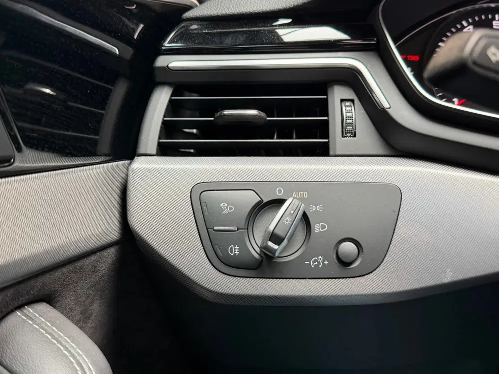 Audi A4 45 TFSI quattro Launch edition Sport uit 2019, foto 17