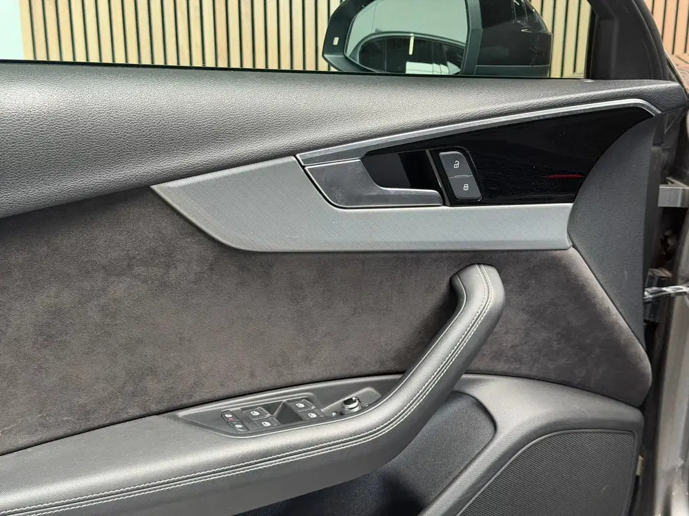 Audi A4 45 TFSI quattro Launch edition Sport uit 2019, foto 18