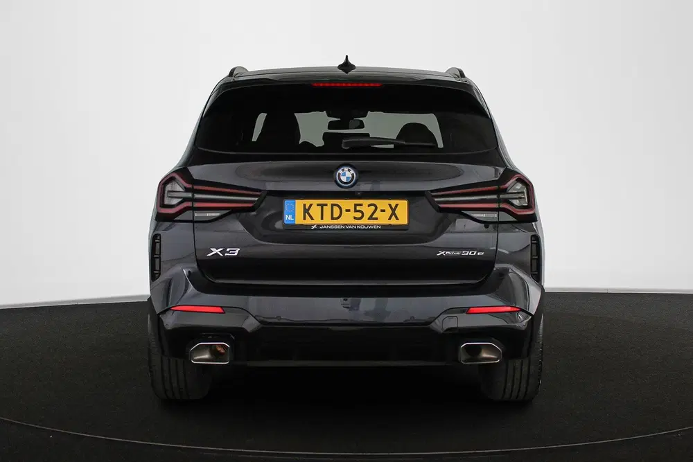 BMW X3 xDrive30e M Sport Panoramadak Stuur-Stoelv uit 2022, foto 16