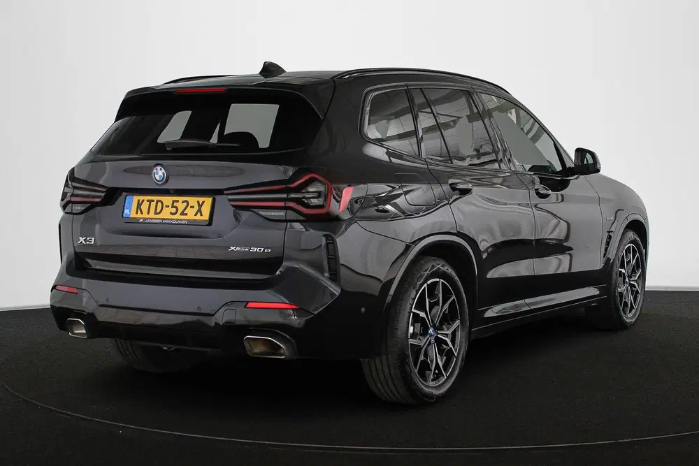 BMW X3 xDrive30e M Sport Panoramadak Stuur-Stoelv uit 2022, foto 3