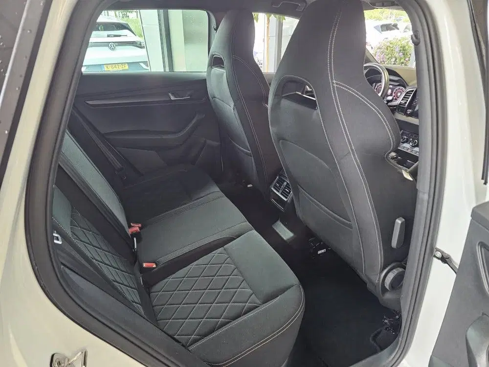 Skoda Karoq 1.5 TSI ACT Sportline Business uit 2020, foto 13
