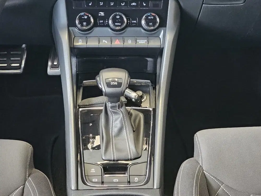 Skoda Karoq 1.5 TSI ACT Sportline Business uit 2020, foto 15