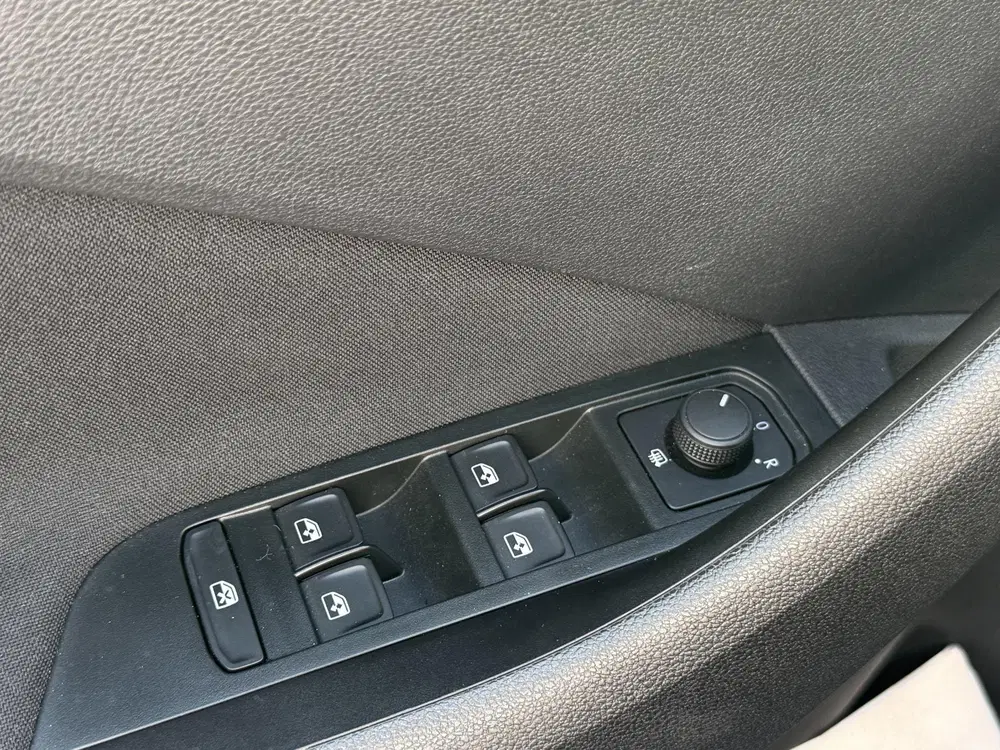 Skoda Kamiq 1.0 TSI Business Edition uit 2025, foto 17