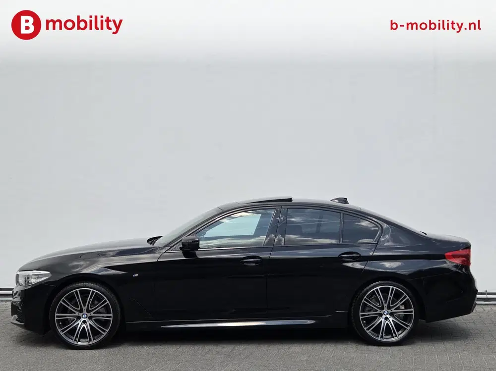 BMW 5-serie 5 Serie 520i High Executive M-Sport Schuif uit 2020, foto 2